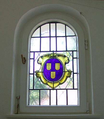 Eines der fertigen, isolierverglasten Wappen.